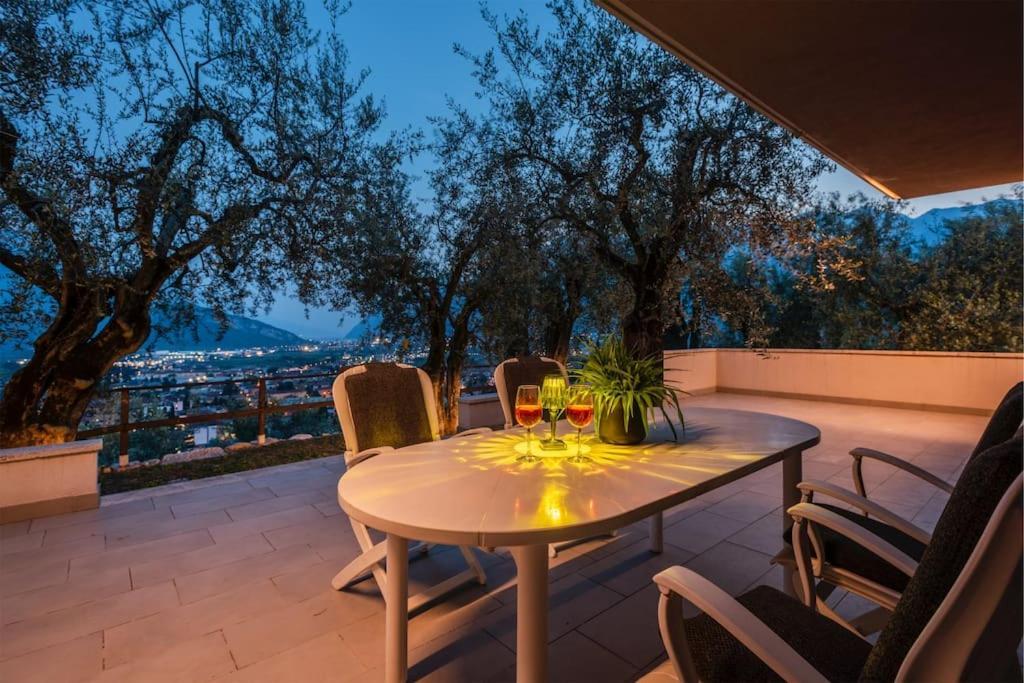 Casa Tra Gli Olivi Villa Arco Exteriör bild
